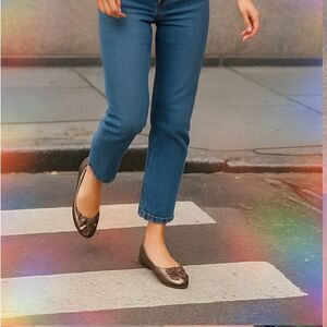 👡✨ Gianni Bini Metallic Gold Leather Flats – Size 6 ✨👡